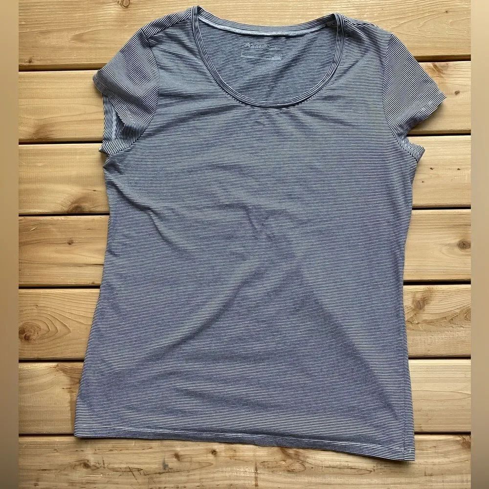 EddieāBauerāCrewāShortāSleeveāTop